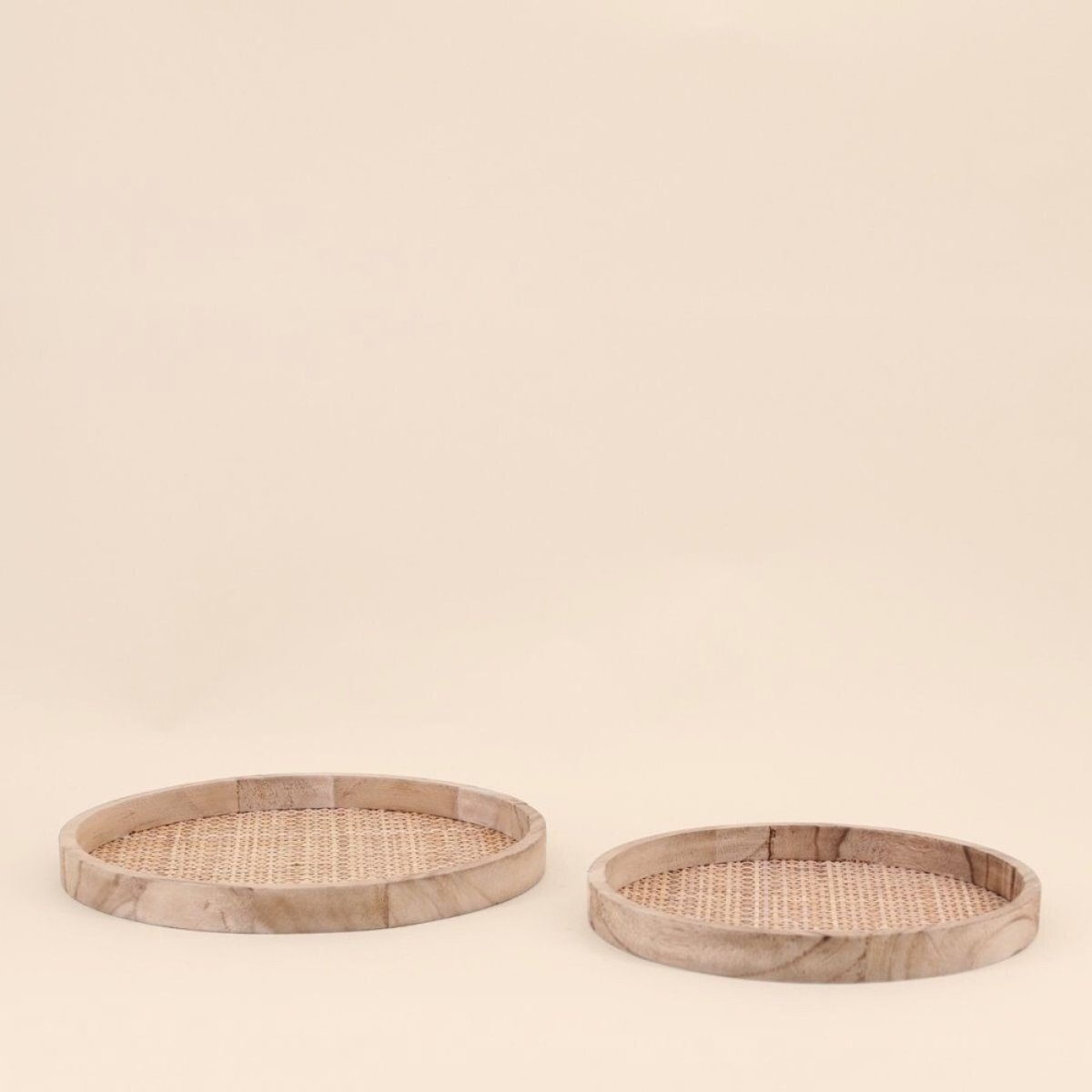 Set de 2 plateaux ronds en cannage naturel, ORNAMI
