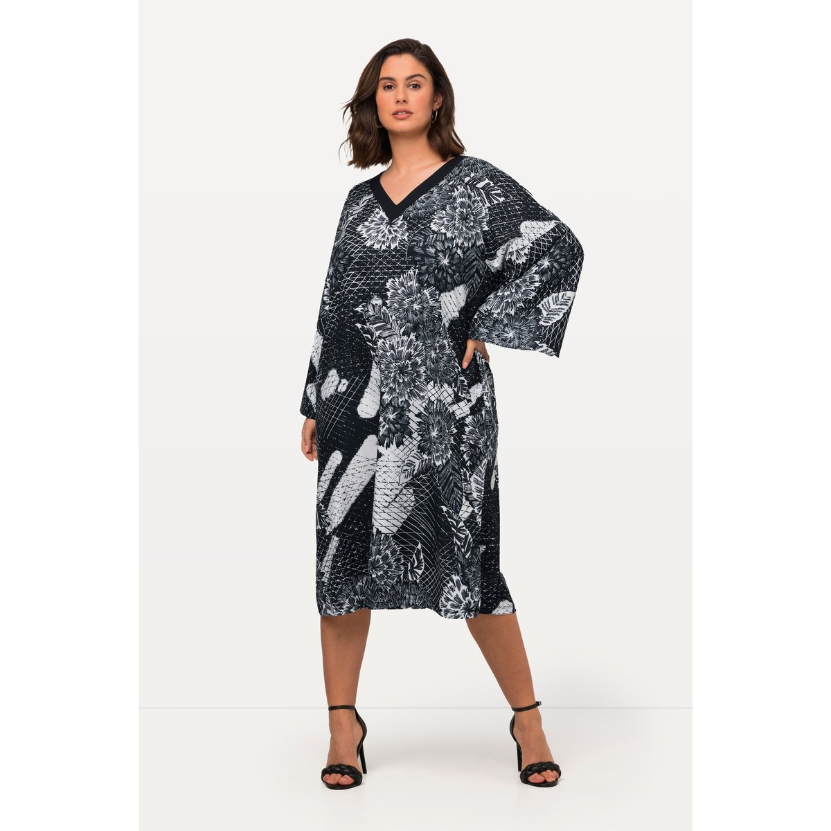 Robe noir, ULLA POPKEN