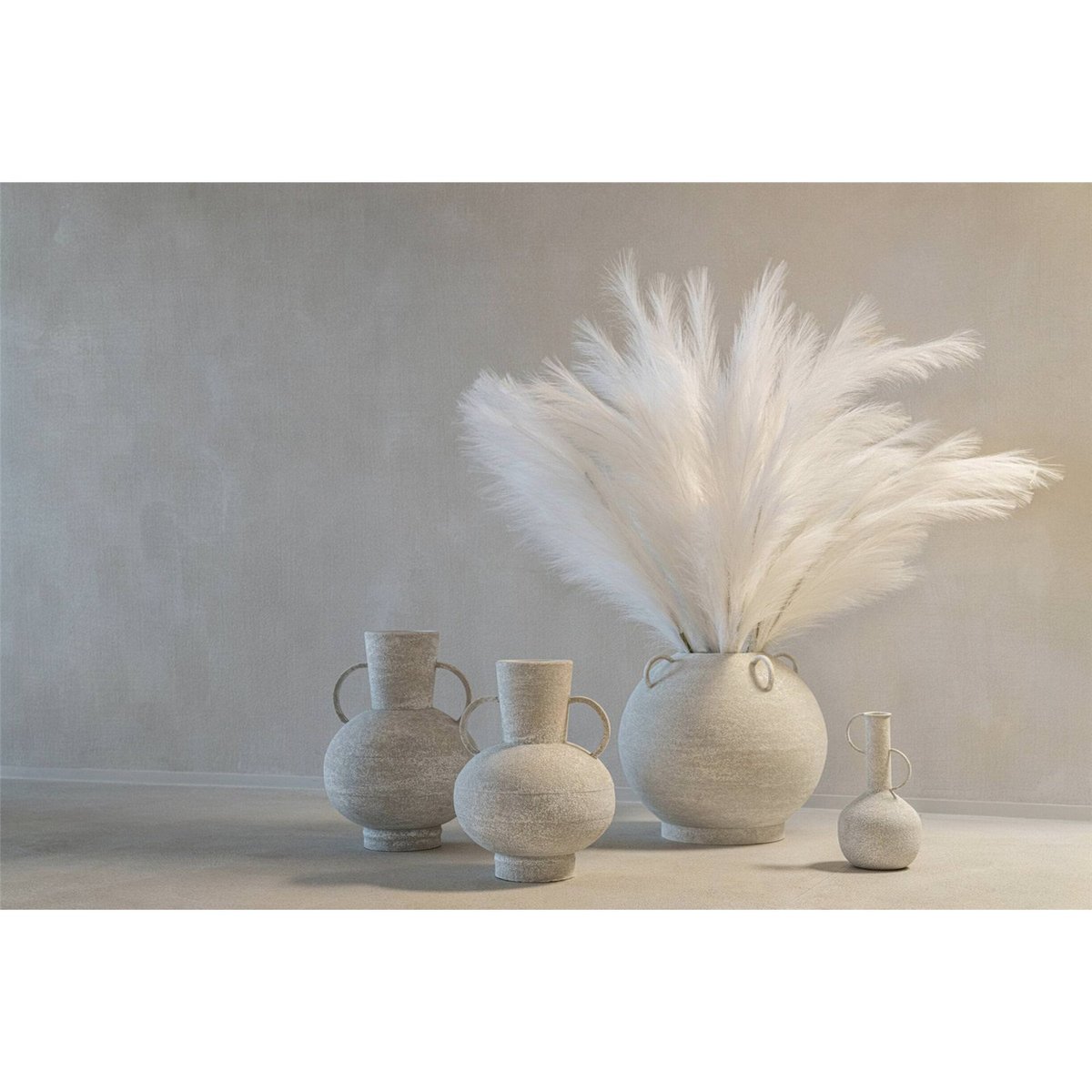Vase en métal avec poignées blanc patiné, RECOLLECTION