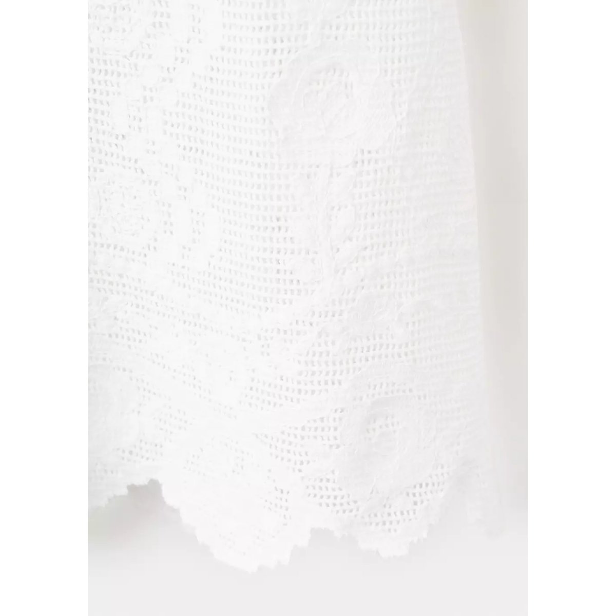 Robe en crochet à bas festonné blanc, MANGO