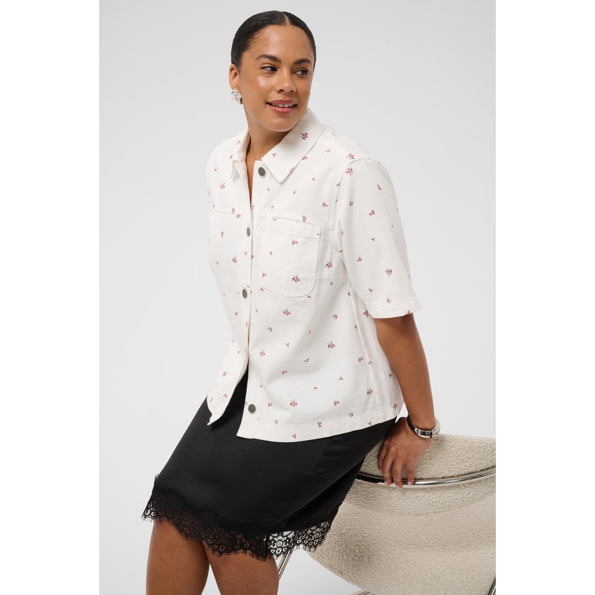 Chemise à manche courte blanc white denim/rose flower, KAFFE CURVE