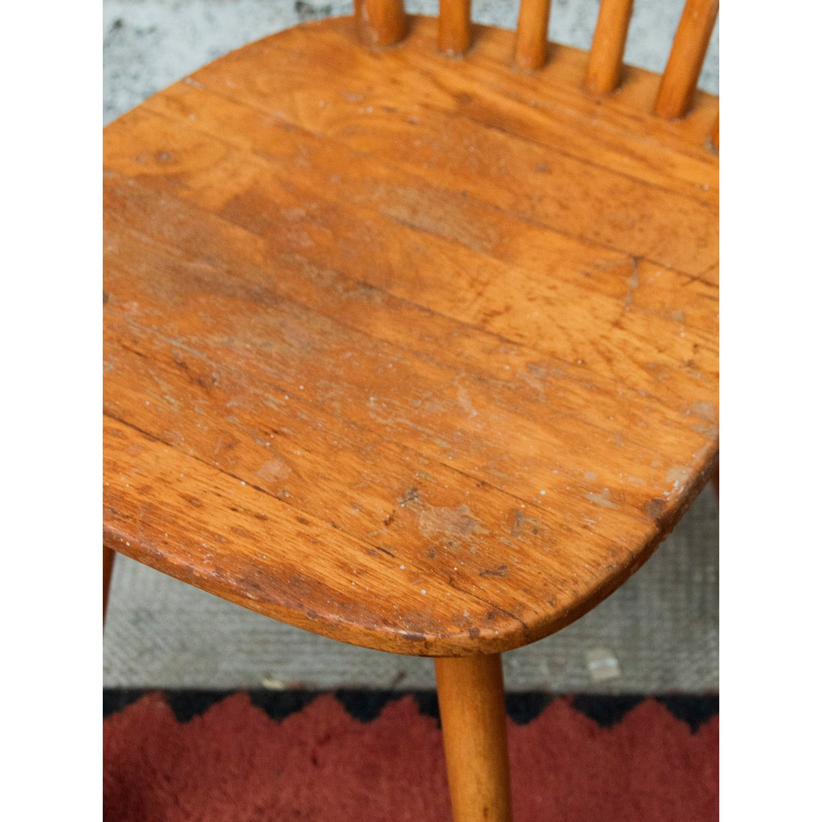 Paire de chaises en bois Alma N°734 - Bon état bois, DEBONGOUT