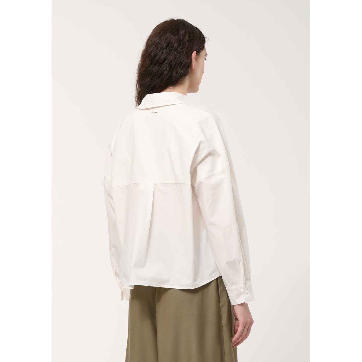 Blouse courte à coulisse en popeline de coton off white, HUMILITY