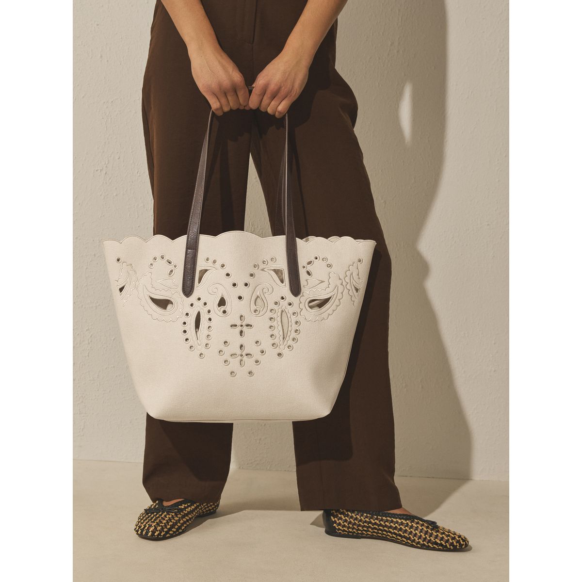 Sac porté épaule à découpes florales naturel, NEXT