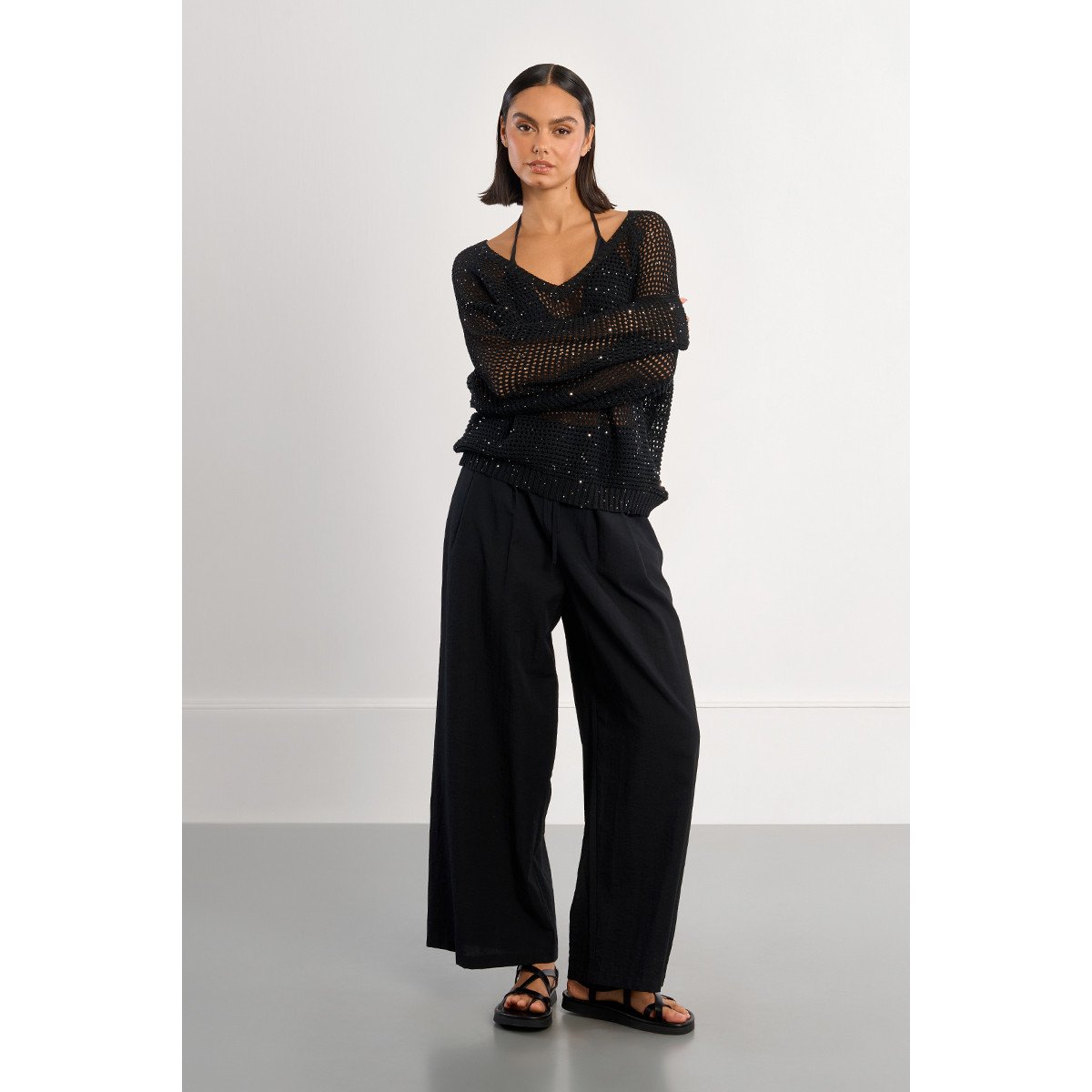 Pull en col V, parsemé de strass noir, LILI SIDONIO