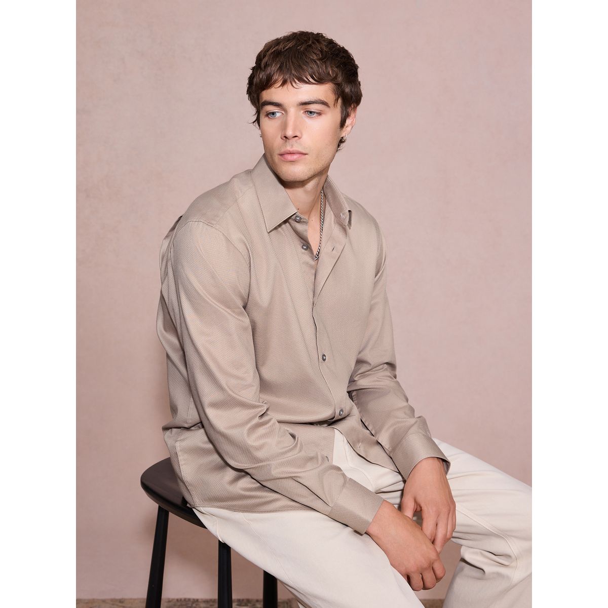 Chemise habillée texturée en coton naturel, NEXT
