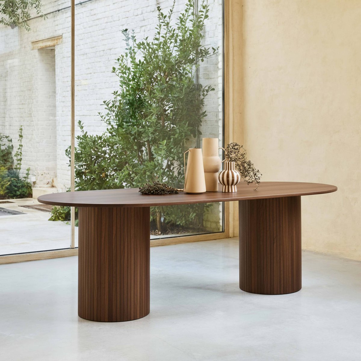 Table à manger oblongue placage chêne 8 places ESTELLE noir, SWEEEK