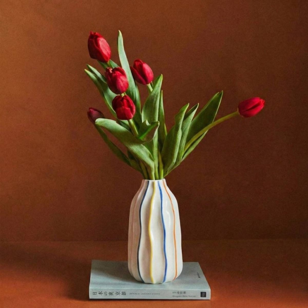 Vase en céramique lignes, H17cm blanc, ORNAMI