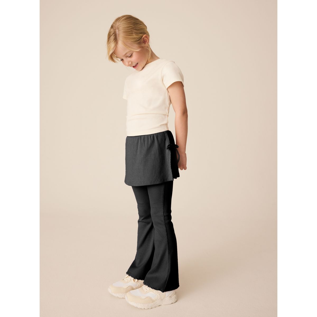 Pantalon évasé avec jupe superposée noir, NEXT