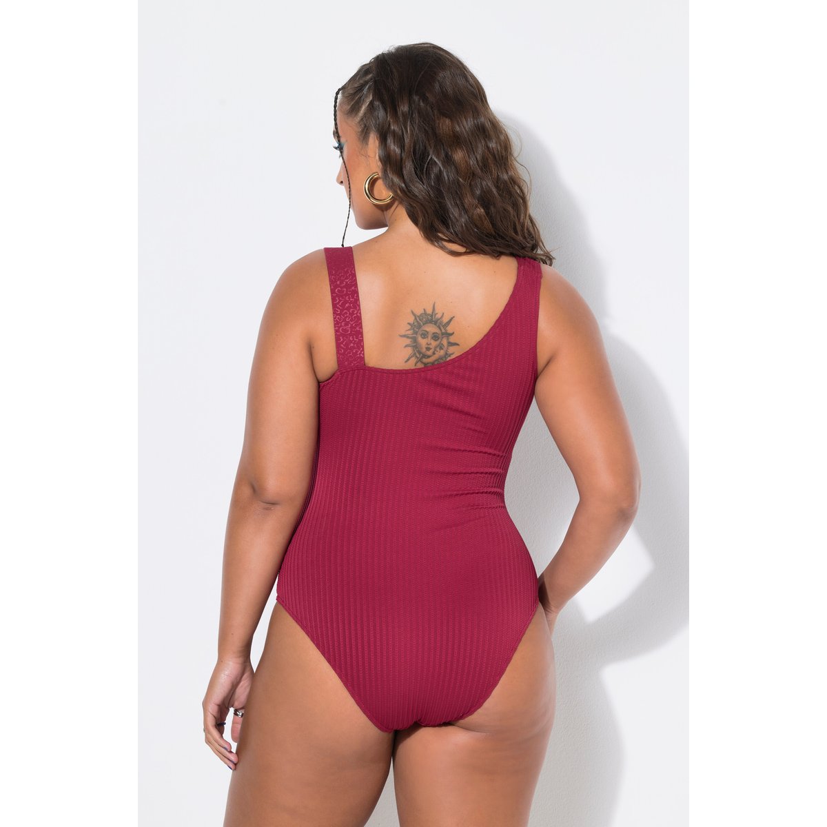 Maillot de bain à bonnets souples. Effet rouge vin, STUDIO UNTOLD