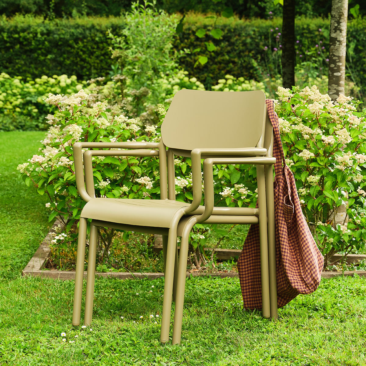 Salon de jardin aluminium kaki 6/10 pers. SARO kaki_clair, BERAH GETAH