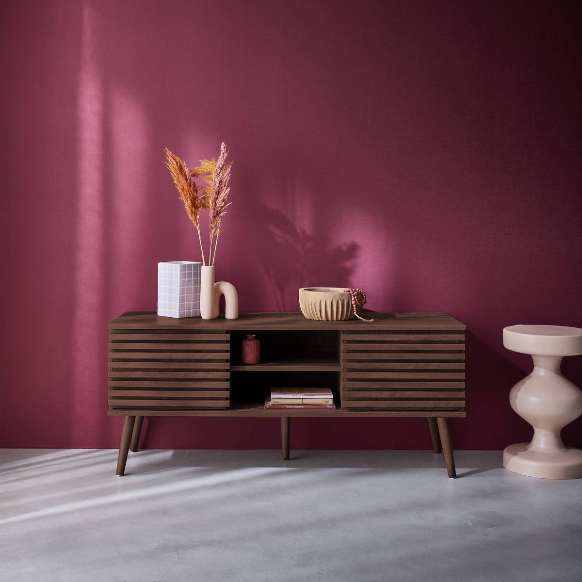 Meuble TV scandinave décor bois rainuré 2 portes 120cm MADERE naturel, SWEEEK