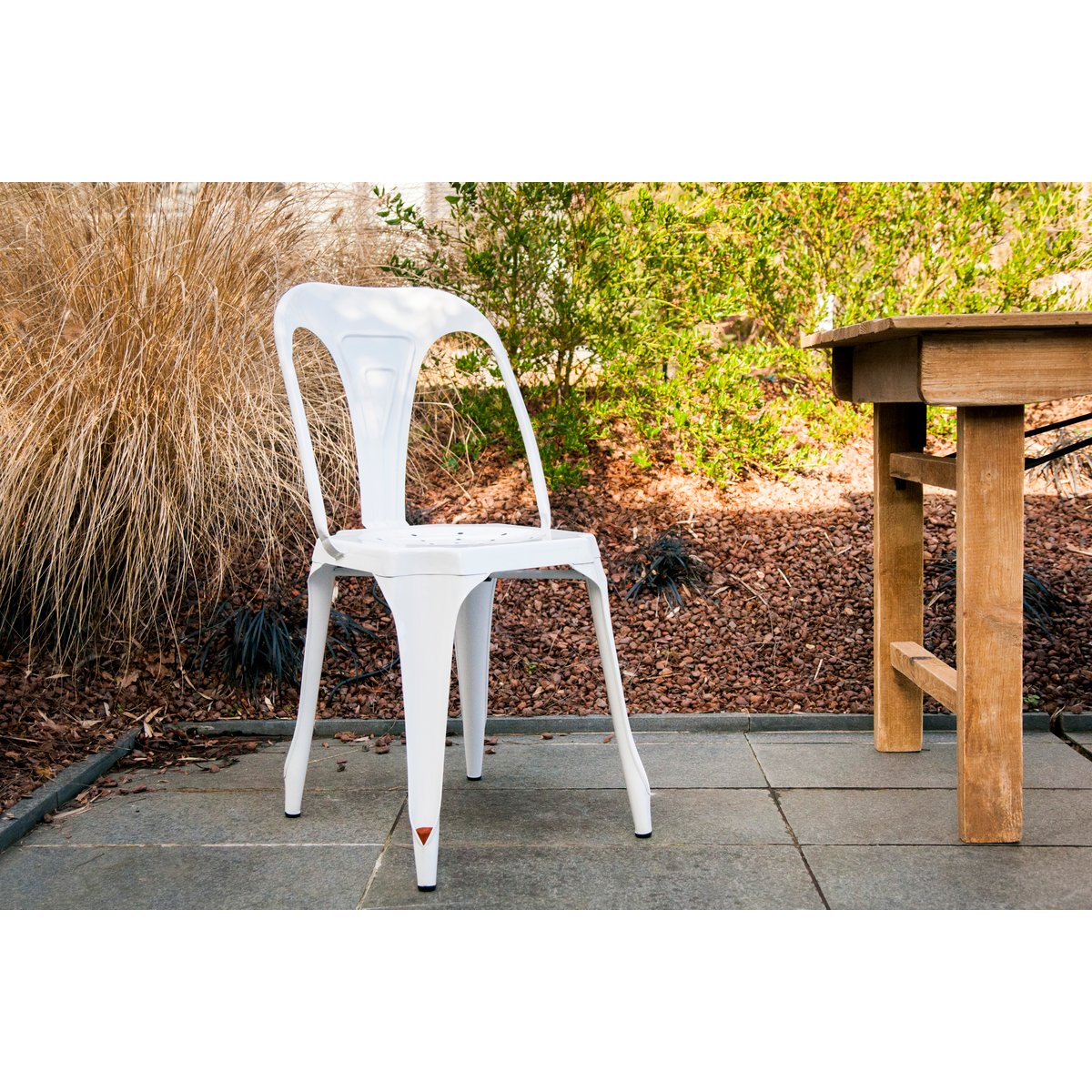 Chaise en fer MULTIPL'S blanc neige, PRODUIT INTERIEUR BRUT