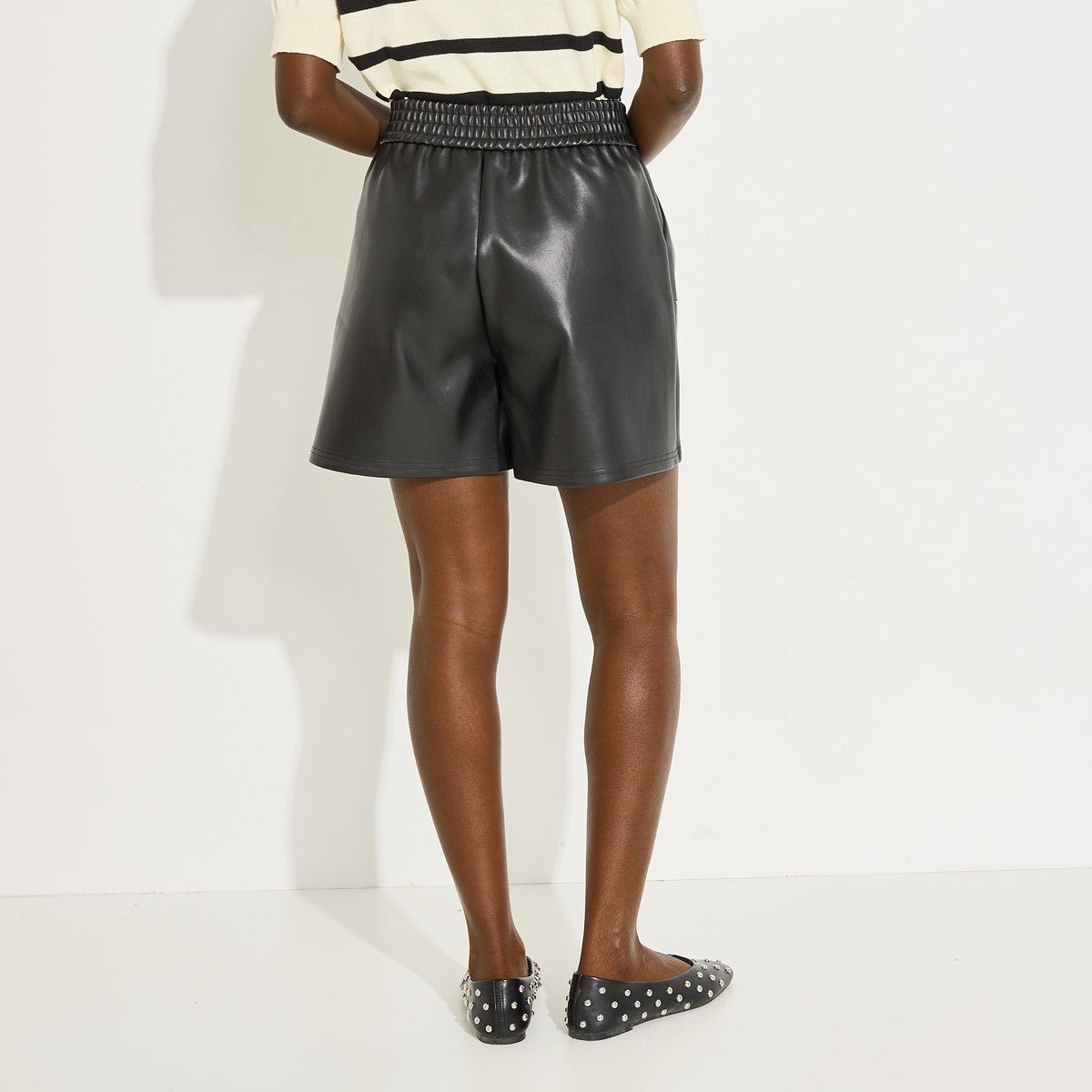 Short d'hiver noir, GRAIN DE MALICE