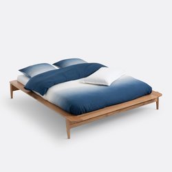 Cama de roble macizo con somier Jucca