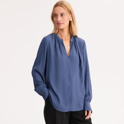 Blusa cuello de pico, manga larga