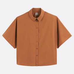 Camisa de manga corta, botones en la parte delantera
