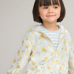 Cortavientos con capucha y estampado de limones