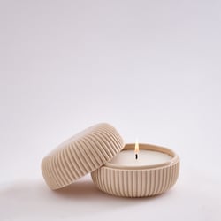 Mira floral scented wax candle AM.PM image