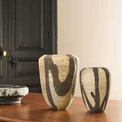 Jarrón de vidrio pintado con rayas mate, al. 26,5 cm, Hedi AM.PM image