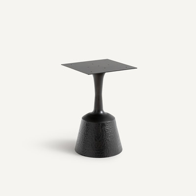 Base de mesa em ferro martelado, Leor AM.PM