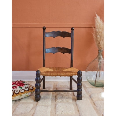 Chaise basse en bois Claude N°1089 - Bon état DEBONGOUT