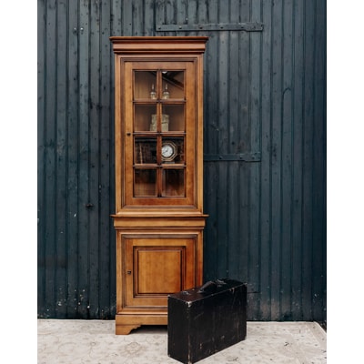 Grande vitrine en bois clair Victoria N°147 - Bon état DEBONGOUT