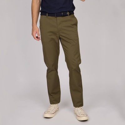 Chino coupe ajustée MISE AU GREEN