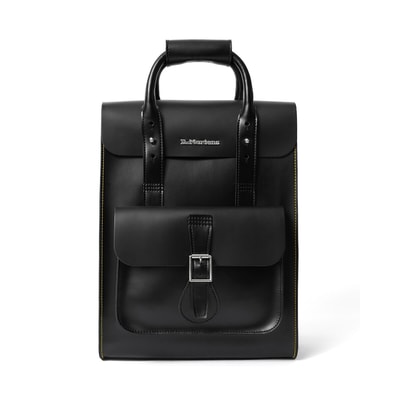 Mochila com compartimentos, em Kiev e Smooth DR. MARTENS