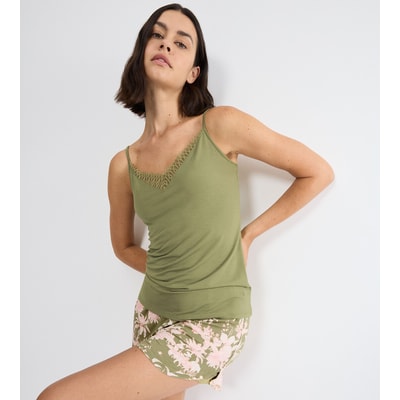 Caraco in modal Aura Spotlight TRIUMPH