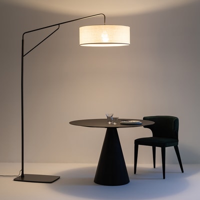 Ausleger-Stehlampe Cinqua, Eisen und Leinen AM.PM