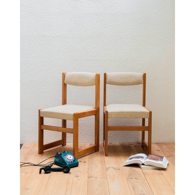 Paire de chaises en bois Alma N°1072 - Bon état DEBONGOUT