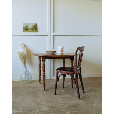 Table ronde rabattable en bois Romy N°690 - Bon état DEBONGOUT