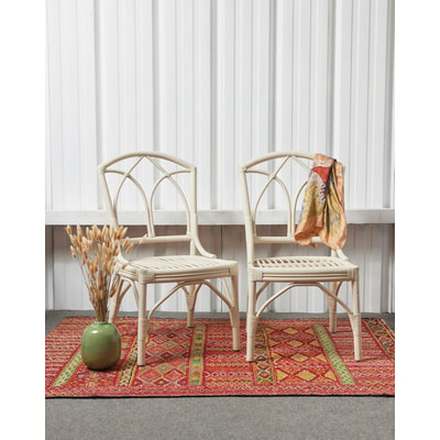 Paire de fauteuils en rotin blanc Ernest N°800 - Bon état DEBONGOUT