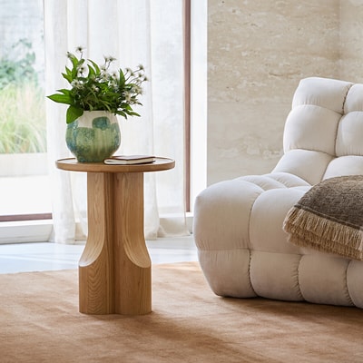 Stigido Side Table in Solid Oak and Oak Veneer AM.PM