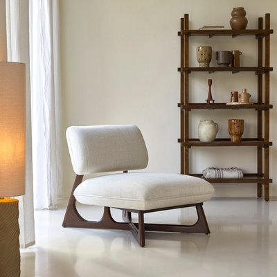 Fauteuil bas en mindi massif et tissu écru BRUNE TIKAMOON