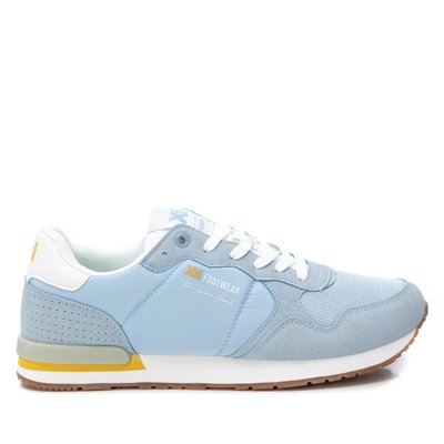 Les chaussures de sport fabriqué en matière textile XTI