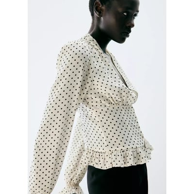 Blouse col en V à pois MANGO