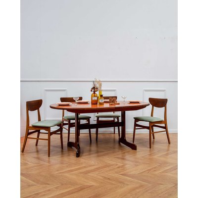 Table à manger G-Plan Romy N°300 - Bon état DEBONGOUT