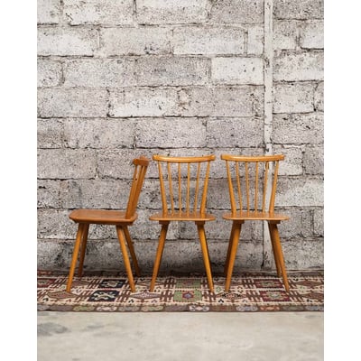 Paires de chaises à barreaux Alma N°1720 - Bon état DEBONGOUT