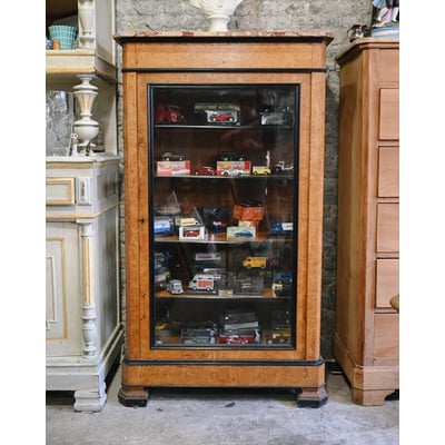 Vitrine en bois et marbre Victoria N°1321 - Bon état DEBONGOUT