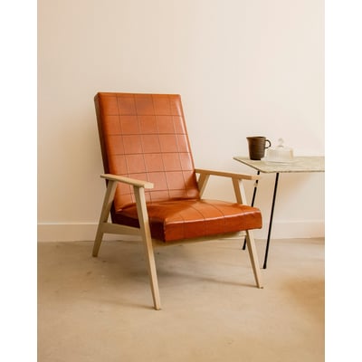 Fauteuil en  skaï marron à carreaux Jakob N°1249 - Bon état DEBONGOUT