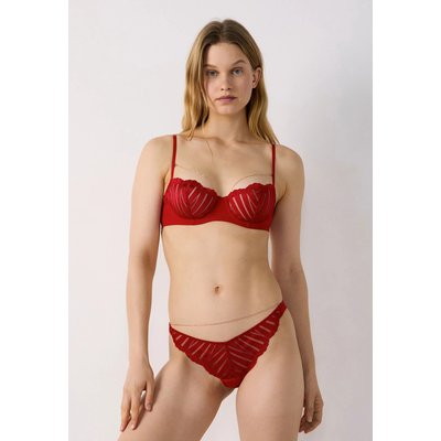 Tanga en dentelle détails bijoux EXQUISE ETAM