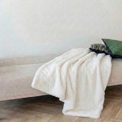 Plaid en matière duveteuse 130x160cm ORNAMI
