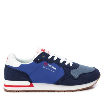 Les chaussures de sport fabriqué en matière textile XTI