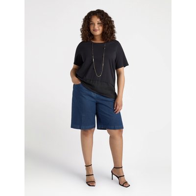 Short en denim, parfait tout l’été, avec fermeture éclair et bouton sur le devant, pli marqué FIORELLA RUBINO