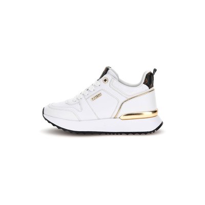 Sneaker Kaddy Détails Logo GUESS