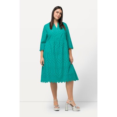 Robe midi en dentelle ajourée. Silhouette ULLA POPKEN