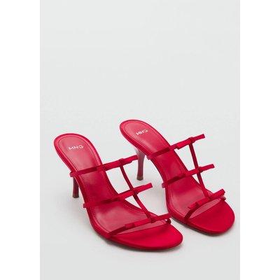 Sandales à talon avec brides et détail nœuds MANGO
