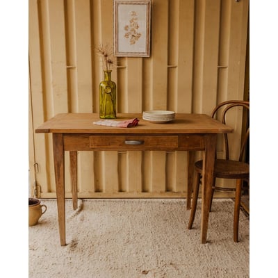 Table à manger en bois Romy N°1550 - Bon état DEBONGOUT